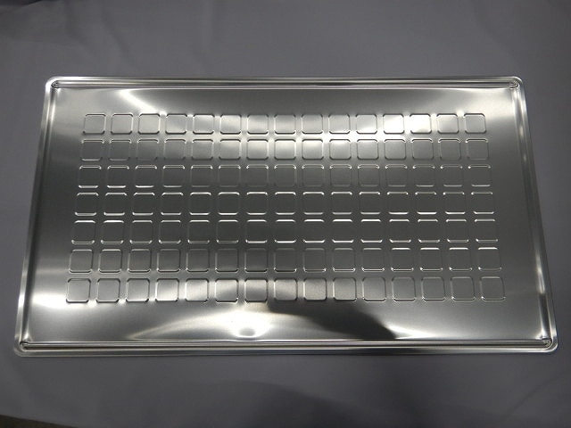 トレイ（アルミトレイ）レイトウウエ．シタ